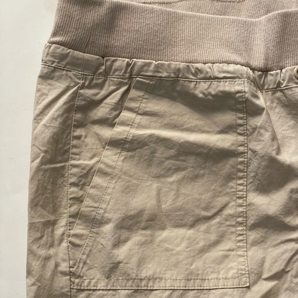 New York & Co Sport Cargo Capri Pants Women Small Mid Rise Khaki Drawstring Sz S